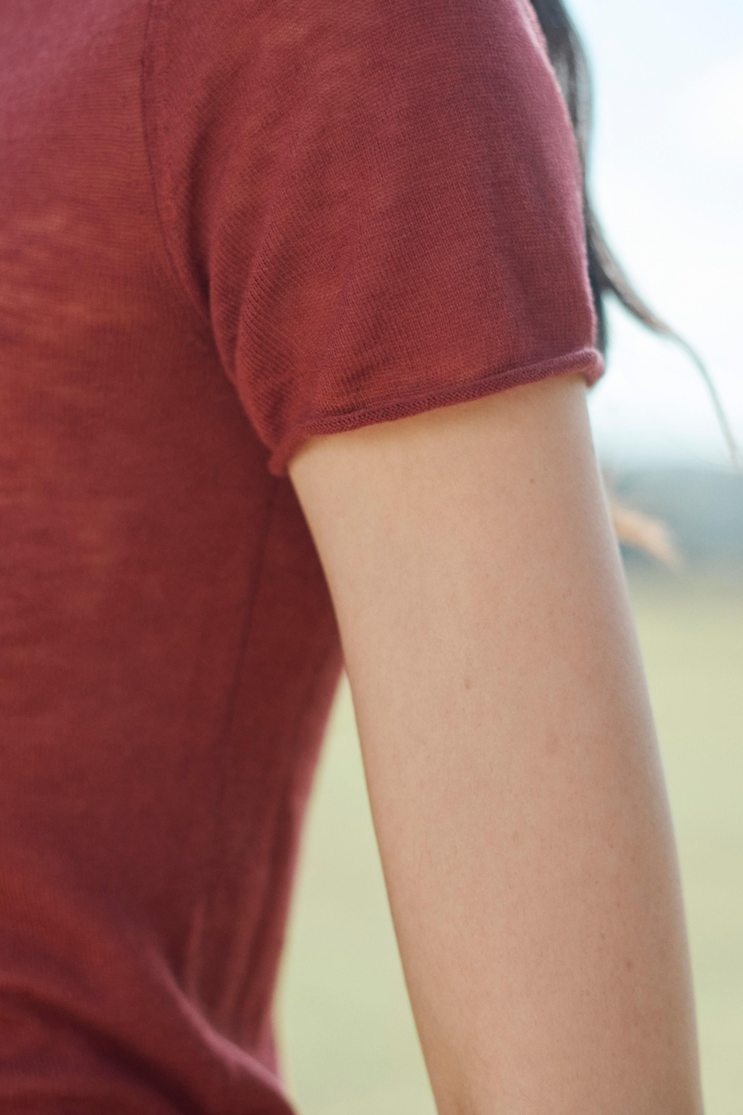 100% WOOL KNIT TOP LIMITED EDITION